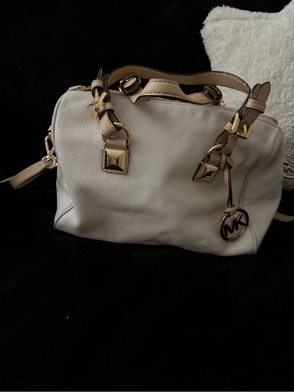Michael Kors Cream Leather Shoulder Bag with Gold Hardware